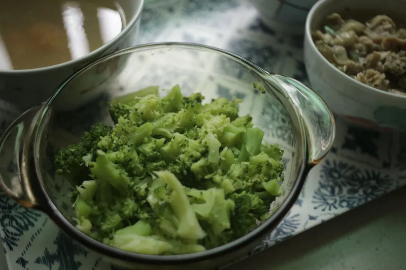 Your Microwave Is Cooking Your Vegetables Wrong — Here's the Wet-Towel Fix That Changes Everything