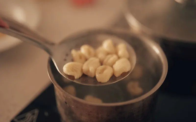 The Secret Weapon Hiding in Your Pasta Pot (And Why You Keep Pouring It Down the Drain)